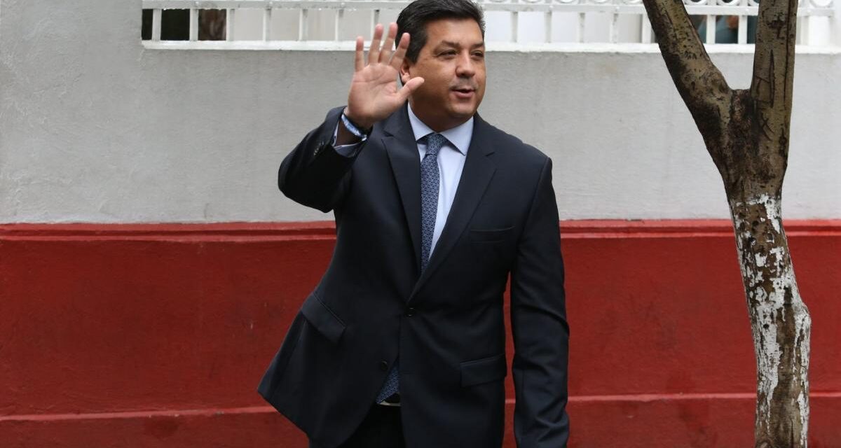 Notifican cargos a Gobernador García Cabeza de Vaca