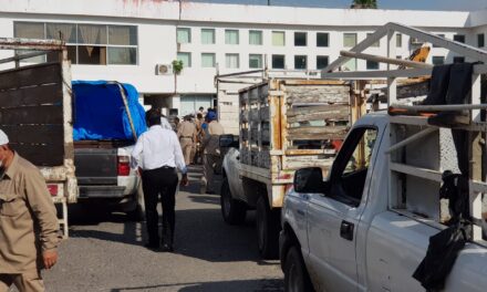 En protesta por falta de equipo, paran labores en Comapa Victoria.