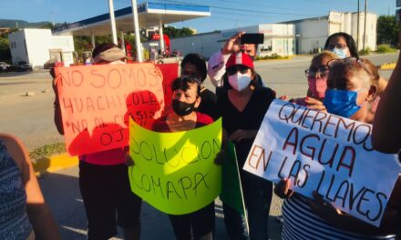 ¡No somos huachicoleros! gritan colonos de la vamos Tamaulipas en cierre de la interejidal.