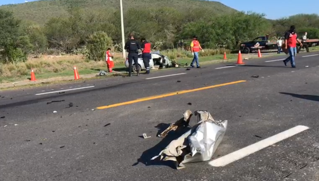 Aparatoso choque en la carretera Zaragoza-Victoria cobra la vida de dos personas.