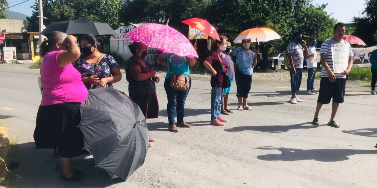 Bloquean libramiento; exigen agua.