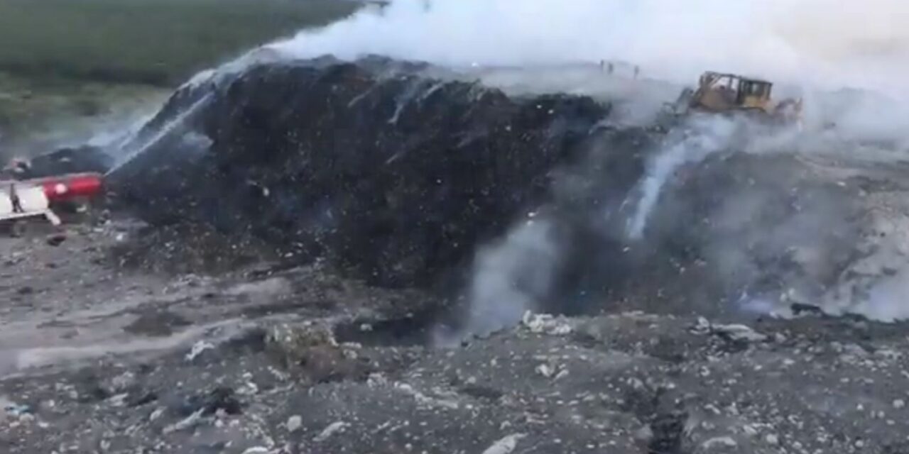 Incendio en Relleno Sanitario contaminó la ciudad de humo.