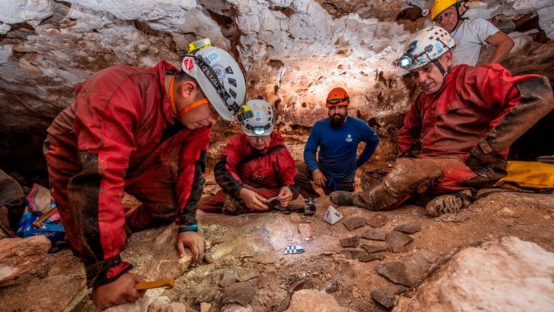 El extraordinario hallazgo de una canoa milenaria durante las obras del Tren Maya en México.