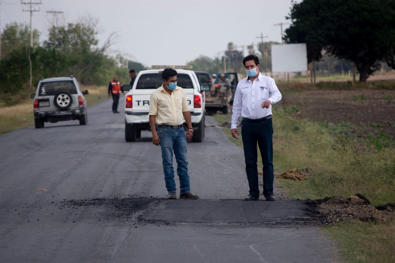 Dirección de Obras Públicas implementa acciones de Bacheo en la Carr. 82 en Valle Hermoso