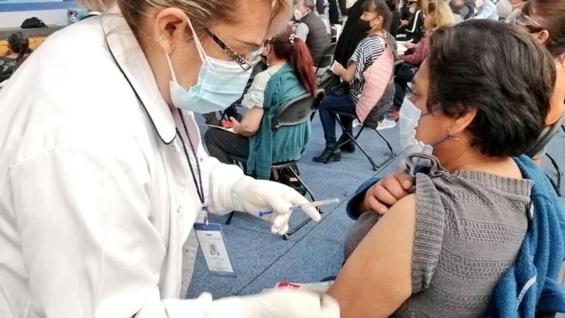 Pfizer espera ventas millonarias por su vacuna contra covid-19
