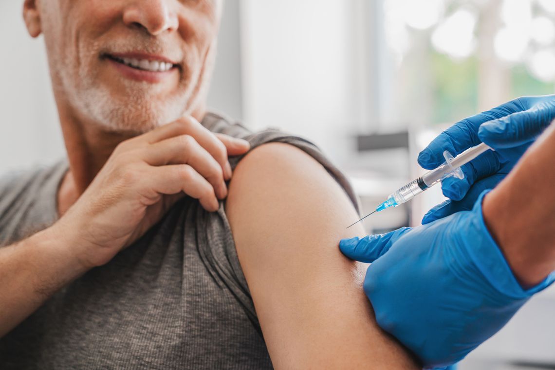 La vacunación en adultos, pilar clave para un estilo de vida saludable