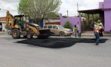 Eficiente programa de baches realiza presidencia de Río Bravo en colonias