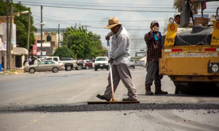 LLEVAN A CABO PROGRAMA DE BACHEO, EN LA ZONA CENTRO DE LA CIUDAD