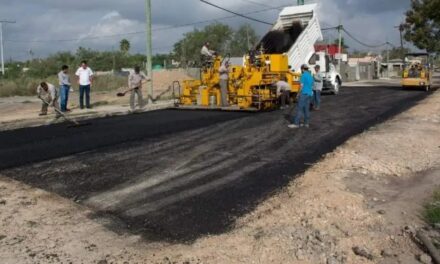 PAVIMENTAN CALLES EN VALLE HERMOSO DE ACCESO A COL. ARCO IRIS Y NIÑOS HÉROES