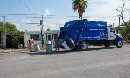 A diario personal de Limpieza Pública del Gobierno Municipal recorre calles y avenidas, para realizar la remoción de desechos sólidos, pues es elemental contar con un municipio limpio.