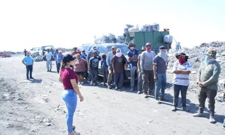 ENTREGA DE DESPENSAS A TRABAJADORES Y FAMILIAS DEL BASURERO MUNICIPAL DE RÍO BRAVO.