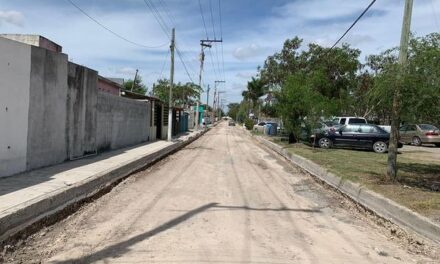 Se realizan obras de revestimiento asfáltico en la calle Victoria