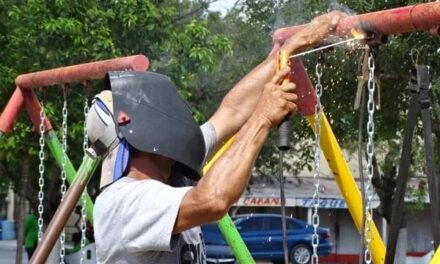 REPARA GOBIERNO DE RÍO BRAVO JUEGOS INFANTILES EN PLAZA IGNACION ZARAGOZA