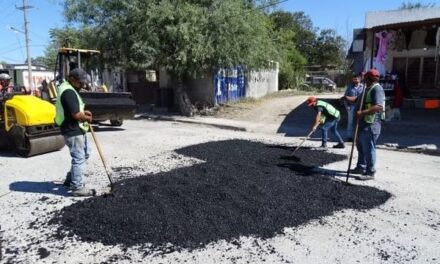 REHABILITAN VIALIDADES EN INMEDIACIONES DE TIANGUIS LAS TORRES