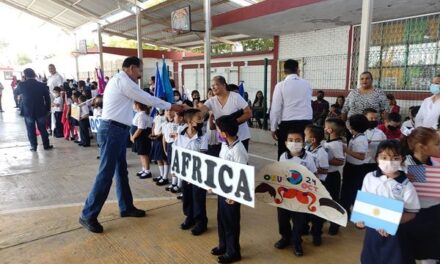 RECONOCE COMUNIDAD DE PRIMARIA MIGUEL HIDALGO APOYO DE MUNICIPIO EN INSTALACIÓN DE AIRES ACONDICIONADOS