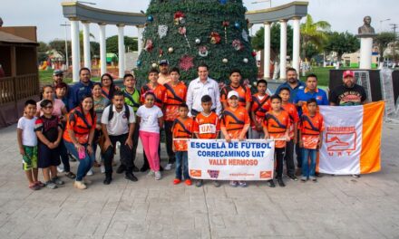 Despiden a integrantes de la Escuela de Fútbol Correcaminos en Valle Hermoso.