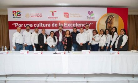 UN ÉXITO CONFERENCIA “POR UNA CULTURA DE LA EXCELENCIA” A JÓVENES ESTUDIANTES DE RÍO BRAVO.