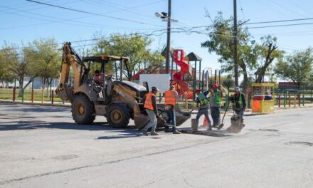 BACHEO SIGUE ADELANTE EN CALLE IGNACIO LÓPEZ RAYÓN