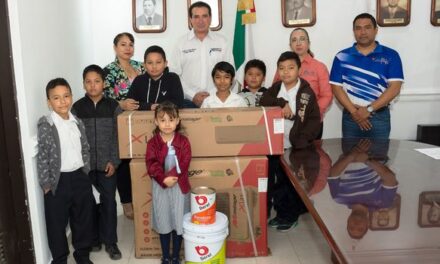 Continúan trabajando en Valle Hermoso, para mejorar las condiciones de las aulas de distintos planteles educativos