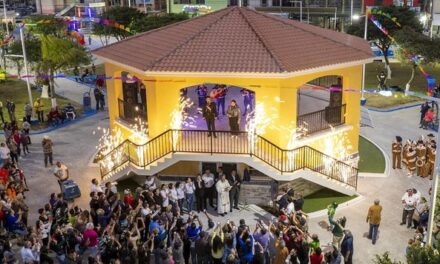 Se inauguró el nuevo Kiosco de la Plaza Principal de la ciudad de Valle Hermoso