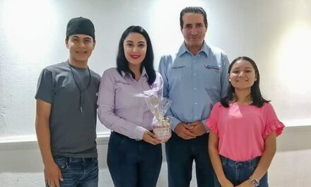 Recibien a los Jóvenes, Alexandra Giselle Ruiz Adame y Emmanuel Infante Reyes.