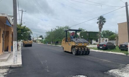 El Presidente Municipal, Dr. Alberto Alanis Villarreal, realizó un recorrido por la Obra de Pavimentación que se realiza en la calle Médicos de la Topógrafos a la Químicos.