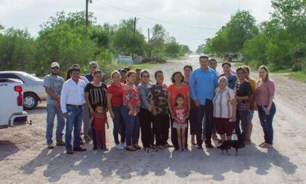 El Dr. Alberto Alanis Villarreal, recorrió la calle Tamaulipas.