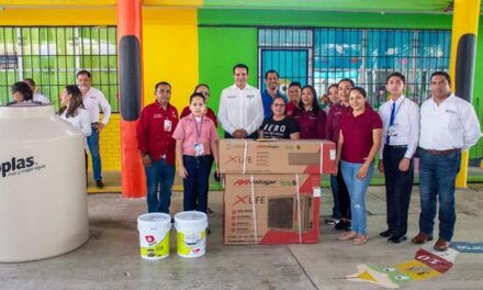 El Presidente Municipal, Dr. Alberto Alanis Villarreal, visitó el Jardín de Niños Emma Soberón.