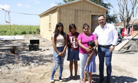 ENTREGA ALCALDE LALO YÁÑEZ, 2 CASAS A FAMILIAS DAMNIFICADAS POR TROMBA EN NUEVO PROGRESO Y ZONA RURAL