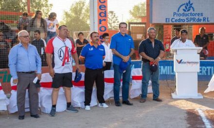 El Presidente Municipal, Dr. Alberto Alanís Villarreal asistió a la inauguración del 1er Torneo de Sóftbol Femenil