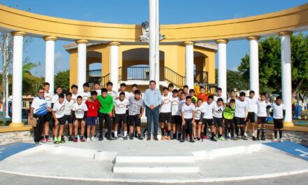 El Presidente Municipal, Dr. Alberto Alanís siempre apoyando al Deporte vallehermosense.