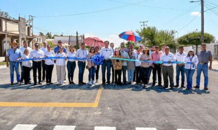 El Presidente Municipal, Dr. Alberto Alanis Villarreal inauguró la pavimentación sobre la Calle Zaragoza de Calle Segunda a Calle Séptima.