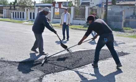 Continúa el programa integral de bacheo en Valle Hermoso.