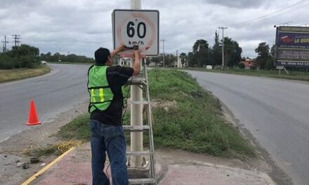 LLEVA MUNICIPIO SEÑALIZACIÓN VIAL A MÁS AVENIDAS Y CALLES PARA MAYOR SEGURIDAD DE AUTOMOVILISTAS Y PEATONES