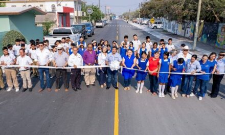 OBRA DE PAVIMENTACIÓN EN LA AV. ROSALINDA GUERRERO