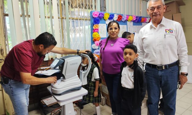 LLEVA GOBIERNO DE RÍO BRAVO CAMPAÑA «SI VEO BIEN, APRENDO MEJOR» A PRIMARIA BENITO JUÁREZ