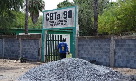 AVANZA PESE A CLIMA, INFRAESTRUCTURA EDUCATIVA EN CBTA 98 IMPULSADA POR MUNICIPIO