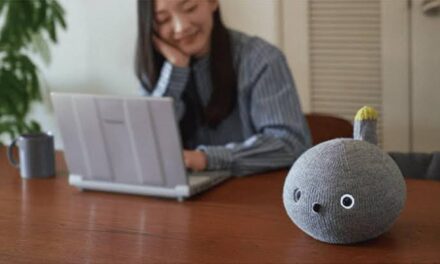 Panasonic presenta un robot mascota para hacerte compañía mientras trabajas