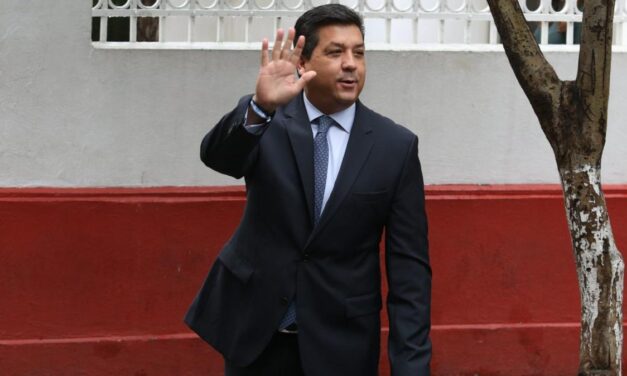 Notifican cargos a Gobernador García Cabeza de Vaca