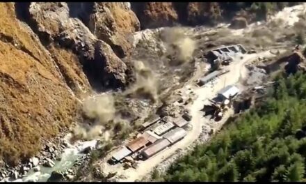 «Golpeó el suelo como si fueran 15 bombas atómicas»: cómo fue la avalancha en el Himalaya que causó más de 200 muertes.