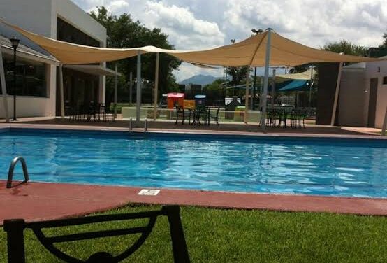 Difieren organizadores de eventos; alza de contagios de Covid-19 no es por baile del Club Campestre como afirma SST.