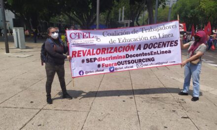 Maestros de Prepa en Línea denuncian trato indigno a su labor y demandan regularizar su situación laboral.
