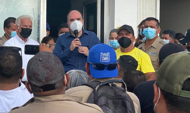 Ante protesta de trabajadores de Comapa Gustavo Rivera declara tres días de luto