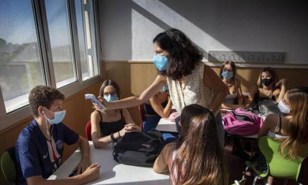 Preocupa a Padres de Familia contagios de Covid-19 entre estudiantes.