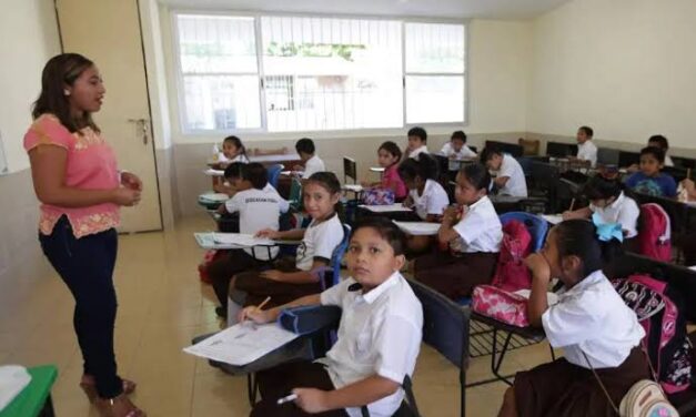 Gestionan retroactivo para maestros de Tiempo Completo