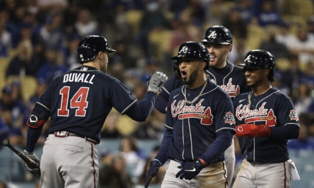 Bravos aplasta a Dodgers y se acerca a Serie Mundial