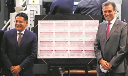 Imprimen boletas para revocación de mandato