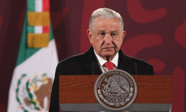 Tribunal Electoral ratifica que AMLO debe abstenerse de promover consulta de revocación