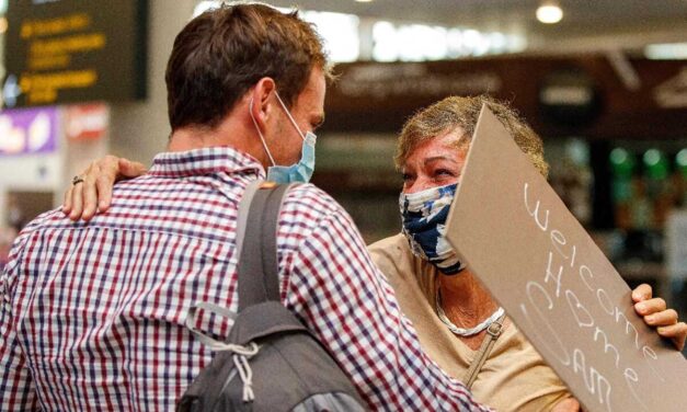 Por vacunación escasa y altos contagios, la OMS ve complicado el final de la pandemia