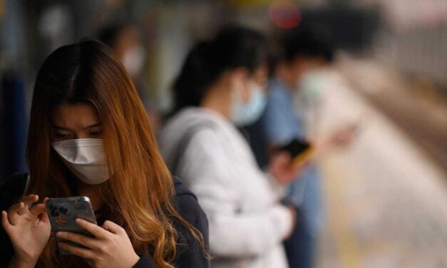 A dos años de clasificar los contagios de Covid-19 como «pandemia», la OMS duda que esté por acabar